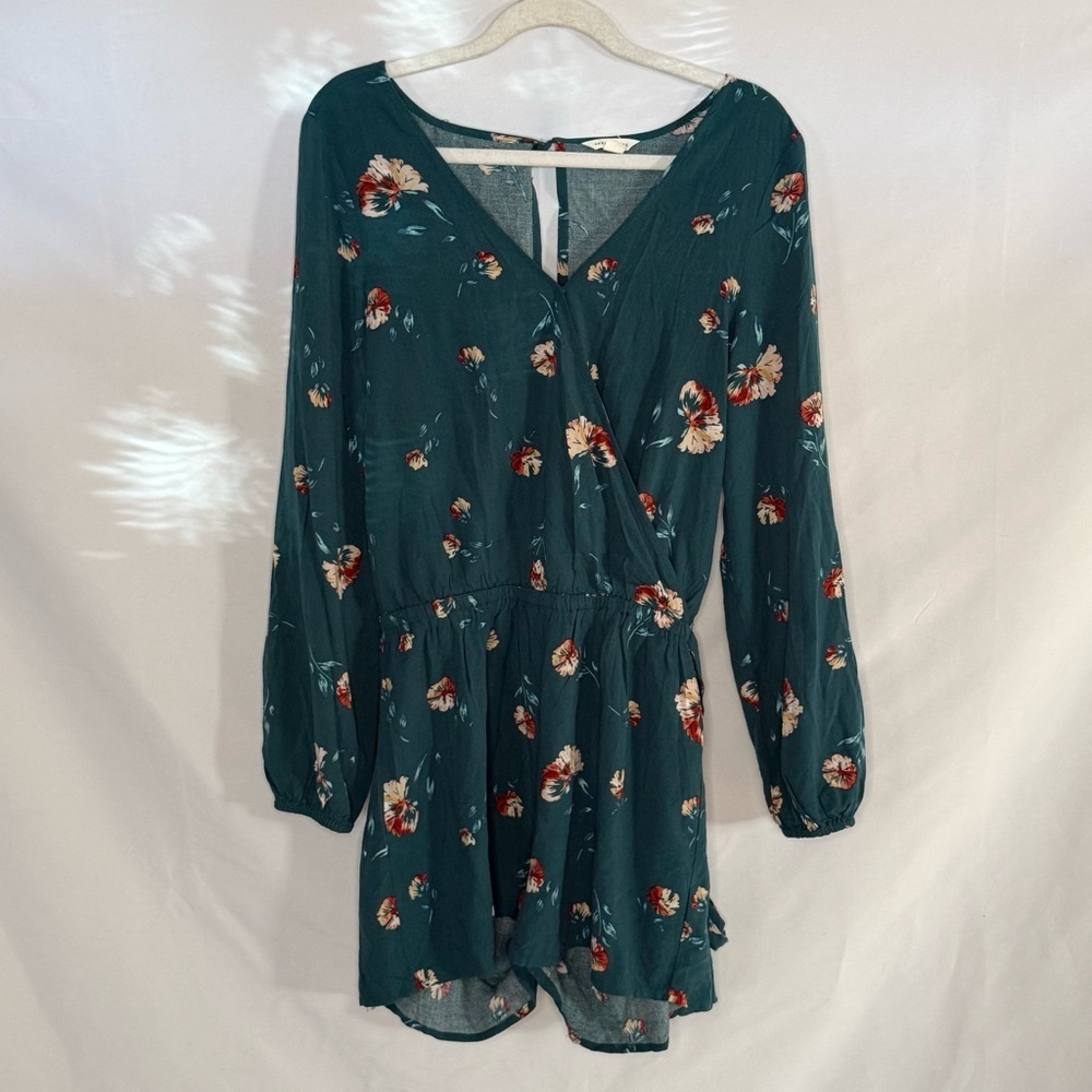 Aeropostale Dark Green Floral Long Sleeve Wrap Front Romper Small EUC